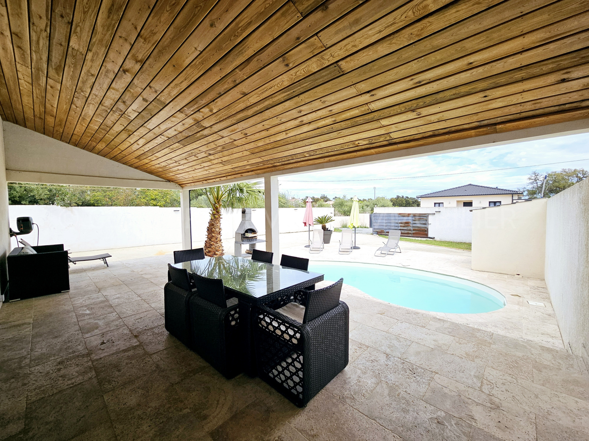 Villa T5 200 m2 avec piscine  